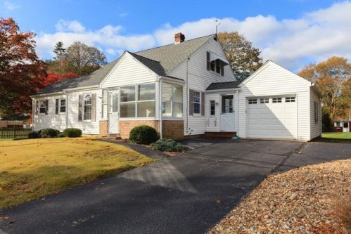 24 Wilbur St, Raynham, MA 02767-1936