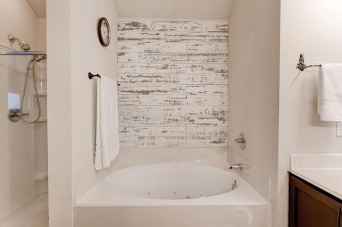 9020 Wheatfield Trl, Fort Worth TX  76179-8154 exterior