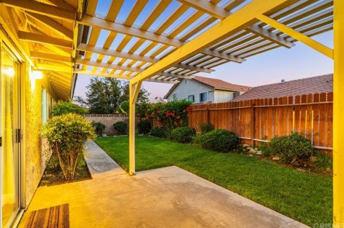 44021 Andale Ave, Lancaster CA  93535-4120 exterior