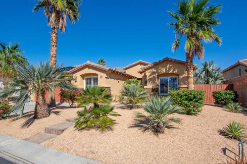 828 Mira Grande, Palm Springs CA  92262-1209 exterior