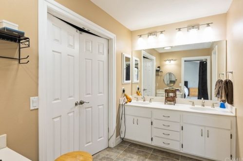 22301 Chestnut Ln, El Toro CA  92630-4306 exterior