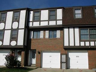 221 Greenwood Dr, Canonsburg, PA 15317-2273