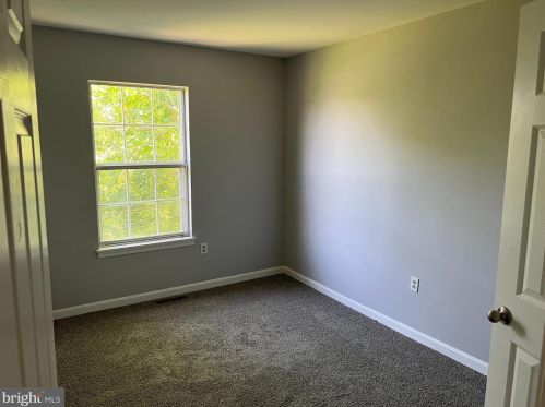 6226 Spg Knl Dr, Harrisburg PA 17111-6864 exterior