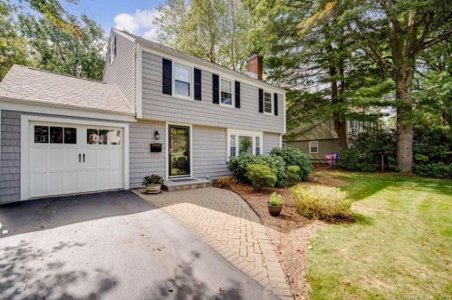 591 Fern St, Hartford, CT 06107-1400