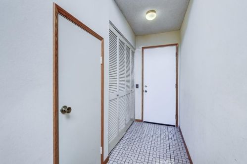 11690 Lakewood Blvd, Downey CA  90241-5272 exterior