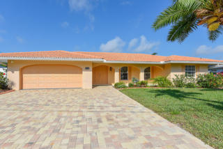 5524 Waneta Pl, Sarasota, FL 34231-4948