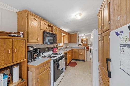 251 Fire Pond Rd, Hopkinton NH  03229-2923 exterior