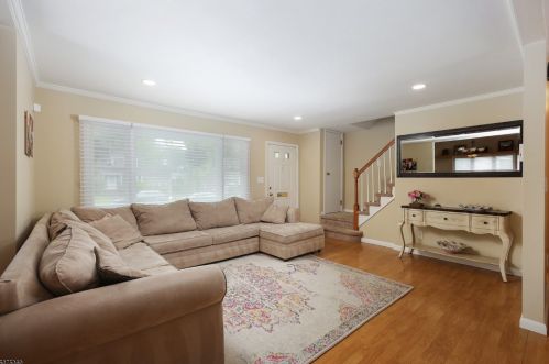 305 Bloomingdale Ave, Cranford, NJ 07016-2523