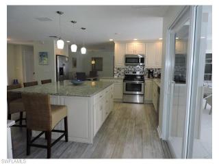 152 Bayview Ave, Naples FL  34108-2138 exterior