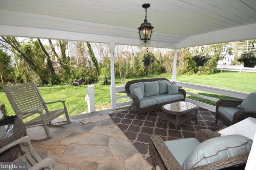 6745 Fayette St, Haymarket VA  20169-2916 exterior