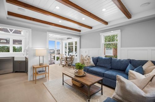 104 Onyx Ave, Newport Beach CA  92662-1208 exterior
