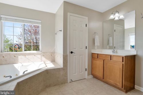 125 Victoria Ln, Charles Town WV  25414-5984 exterior