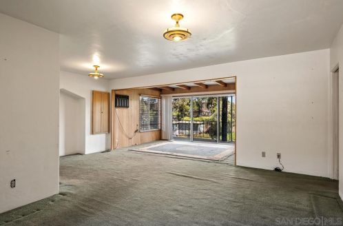 4537 45th St, San Diego, CA 92115-3101