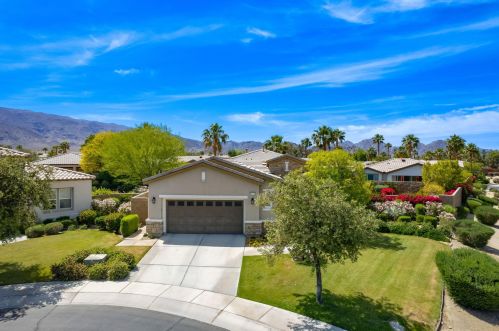81450 Moonstone Ct, La Quinta CA  92253-8244 exterior