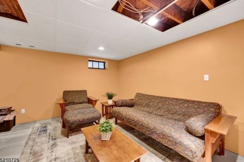 170 Rainbow Trl, Parsippany NJ  07834-3214 exterior