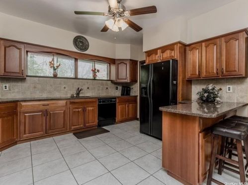 613 Caledonia Rd, Huntington Station NY 11746-5122 exterior