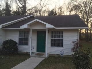 2528 Chateau Ln, Tallahassee FL  32311-9437 exterior