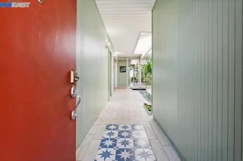 5446 Greenridge Rd, Hayward, CA 94552-2639