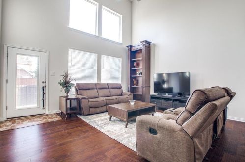 11497 Mansfield Dr, Frisco, TX 75035-6438