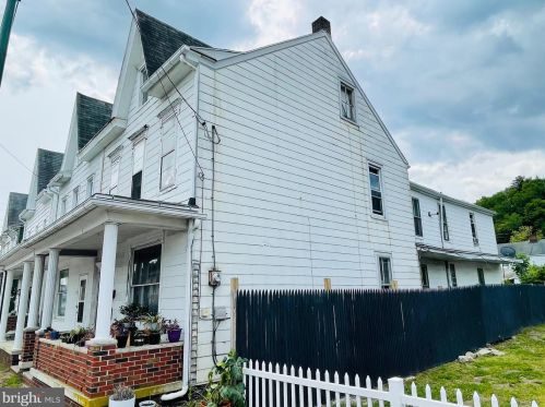 210 2nd St, Arnots Addition PA  17970-1032 exterior
