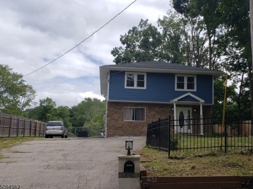 402 Morsetown Rd, West Milford Lakes, NJ 07480-3204