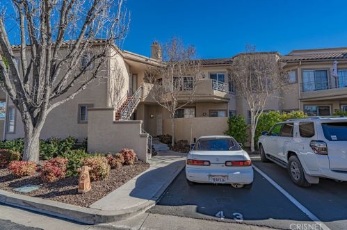23921 Del Monte Dr, Santa Clarita CA  91355-3362 exterior