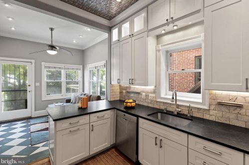 635 A St, Washington, DC 20003-1225