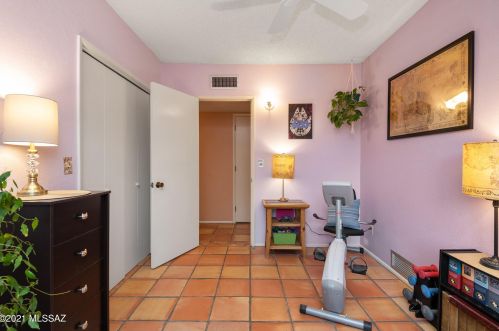 7552 Knollwood Cir, Tucson AZ 85750-2325 exterior