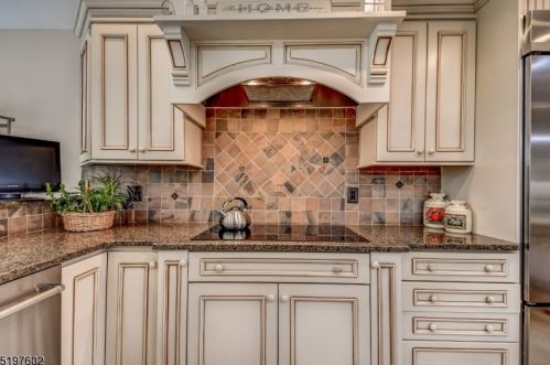 8 Farmstead Ct, Dover NJ  07869-3501 exterior