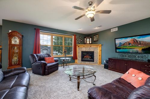 117 Arbor St, Waterford MN  55057-2897 exterior