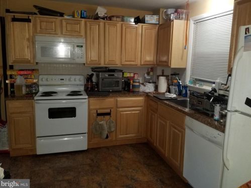 1336 Parkside Ave, Trenton, NJ 08638-3538