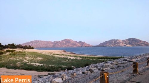 1608 Chamberlin Creek Way, Perris CA  92571-3741 exterior