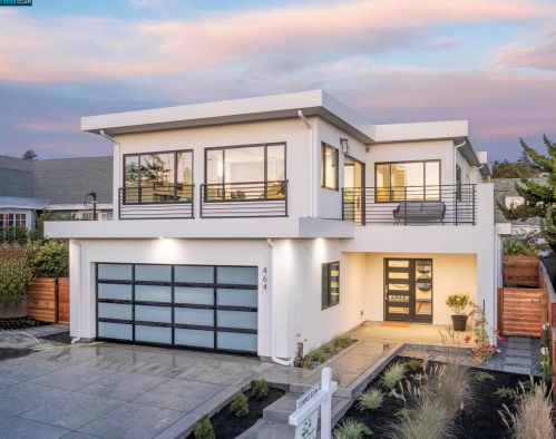 464 Carlston St, Richmond, CA 94805-2402