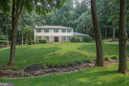 10 Running Brook Rd, Glen Mills, PA 19342-1217