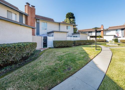 10404 Rutgers Ct, Cypress CA  90630-4229 exterior