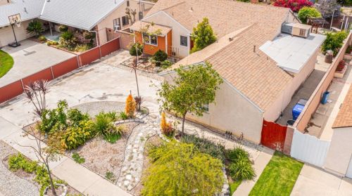 9521 Barkerville Ave, Whittier CA  90605-2915 exterior