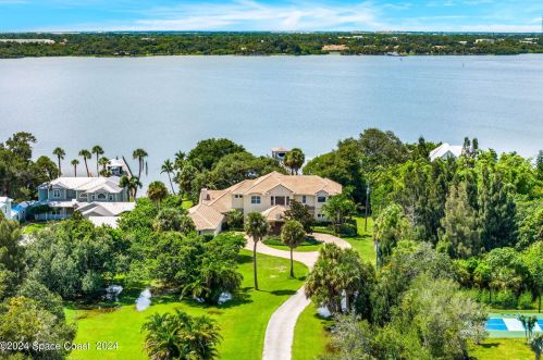 5435 Tropical Trl, Merritt Island, FL 32952-7112