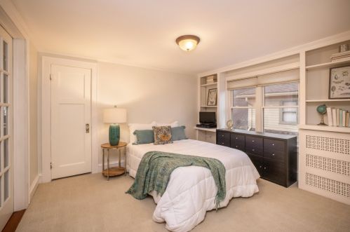 4779 Larkin St, Milwaukee WI 53211-1151 exterior