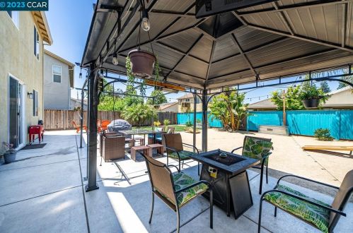 4086 Freesia Dr, Oakley CA  94561-1944 exterior