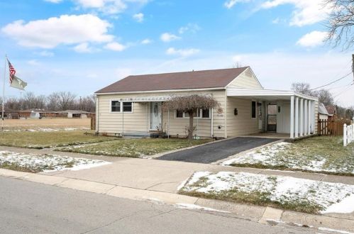 49 Lawson Ave, New Lebanon OH  45345-1415 exterior