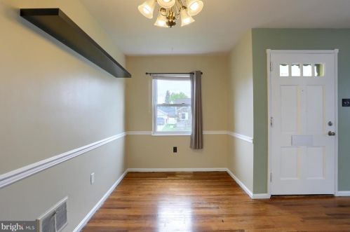 1307 Kingsley Rd, Camp Hill PA  17011-6117 exterior