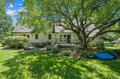 51460 Turnwood Ln, Granger, IN 46530-8806