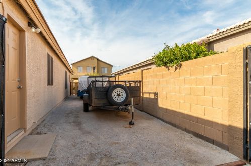 16290 Tasha Dr, Sun City AZ 85388-1313 exterior