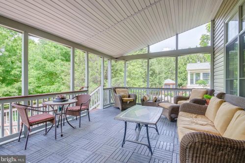 12664 Crabtree Falls Dr, Bristow VA  20136-2161 exterior