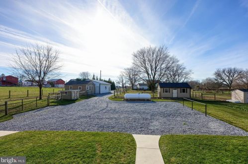 771 Georgetown Rd, Lapark, PA 17562-9762