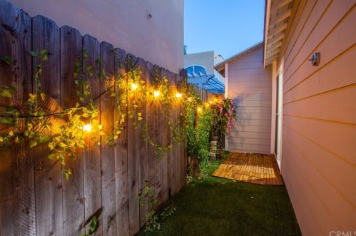 4015 Massachusetts St, Long Beach CA  90814-2826 exterior