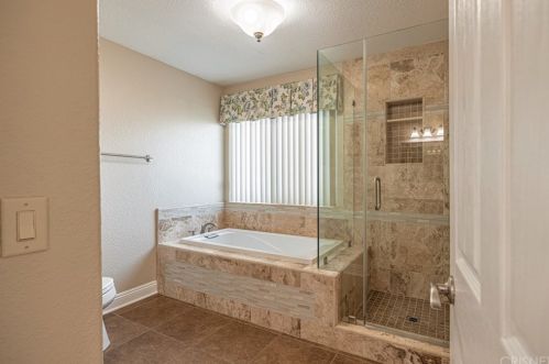 42522 15 St, Lancaster CA 93534-6212 exterior