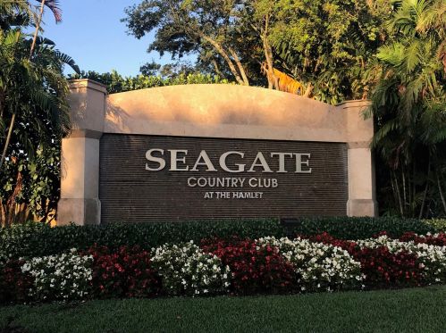 5112 Foxpointe Cir, Delray Beach FL  33445-4345 exterior