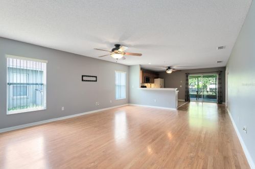 908 Seneca Falls Dr, Orlando, FL 32828-6605