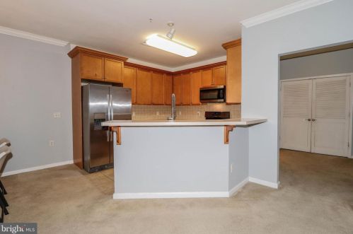 136 Masterson Ct, Trenton NJ  08618-1450 exterior